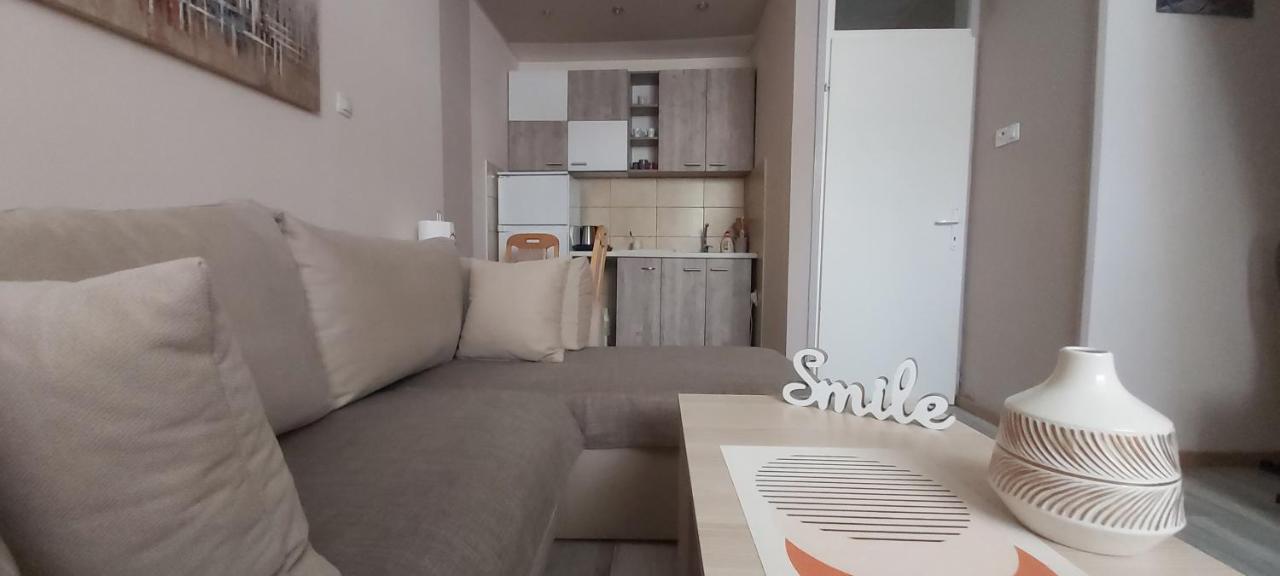 Square Apartment Paraćin Eksteriør bilde